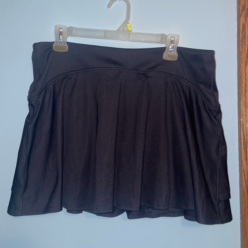 Size XL Old Navy - Black Hi-Rise Athletic Skirt With Built in Shorts and Pocket